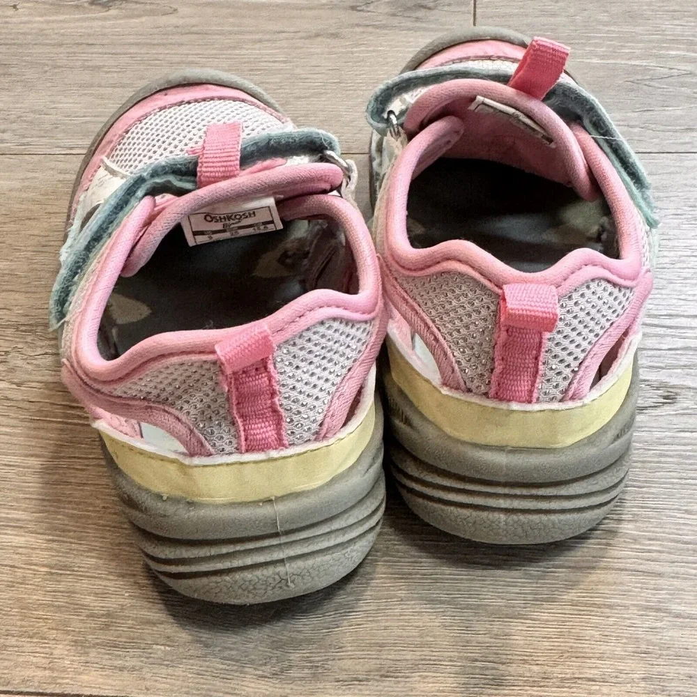 OshKosh Girl Everyplay Flexible‎ Outsole Bump Toe Sandal Size 9 Toddler